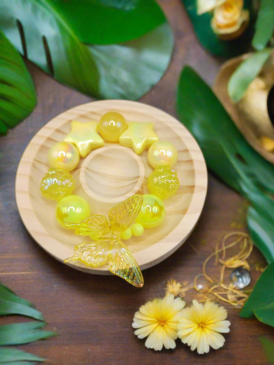 Yellow Flutter Star (Small/Medium)